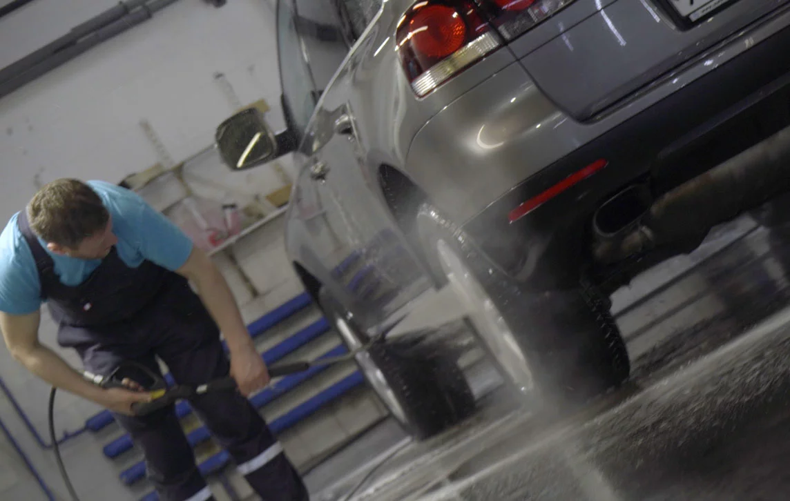 Регулярно мыть и чистить автомобиль